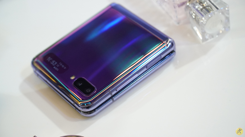 Trên tay nhanh Samsung Galaxy Z Flip tại Việt Nam