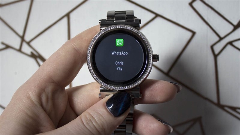 Đồng hồ thông minh vẫn có thể xem thông báo Facebook