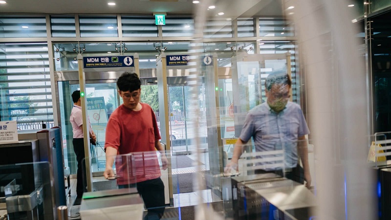 Reuters: Việt Nam cho phép các kỹ sư của Samsung Display từ Hàn Quốc nhập cảnh mà không cần cách ly Reuters: Việt Nam cho phép các kỹ sư của Samsung Display từ Hàn Quốc nhập cảnh mà không cần cách ly