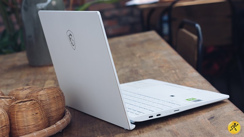 Trên tay laptop MSI Prestige 14