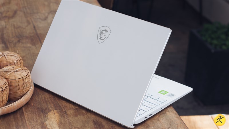 Trên tay laptop MSI Prestige 14 A10RB