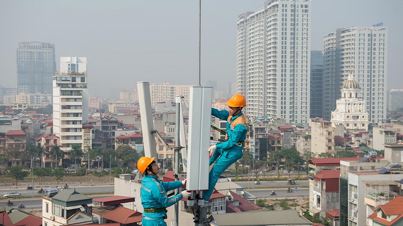 Ăn có người lo, ngủ có người canh, đến mạng di động 4G cũng được Viettel nâng cấp, đi cách ly mà đời sống cũng xịn xò phết