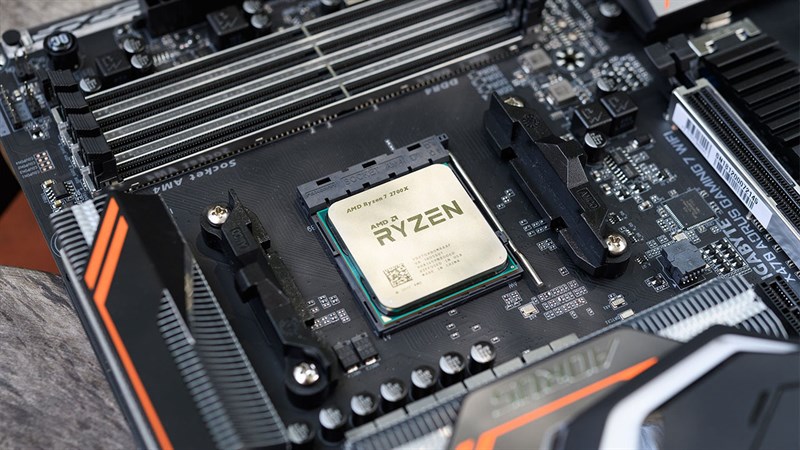 AMD Ryzen 7 2700X AMD Ryzen 7 2700X
