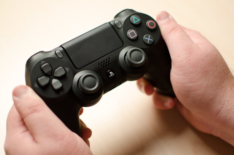 Sony ra mắt tay cầm chơi game DualSense mới cho PS5 Sony ra mắt tay cầm chơi game DualSense mới cho PS5
