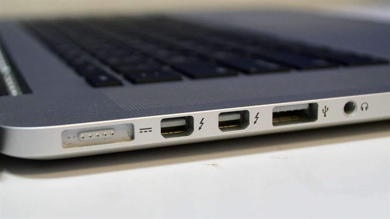 Cổng kết nối Thunderbolt trên laptop Cổng kết nối Thunderbolt trên laptop