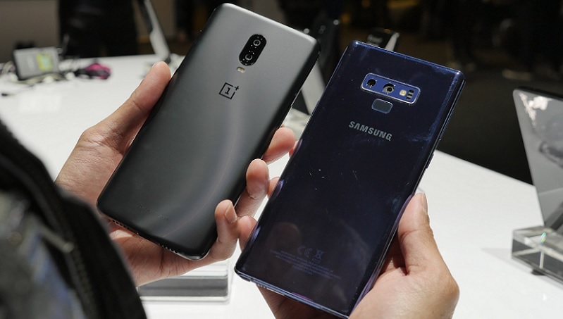 Ra mắt cùng một năm, cùng giống nhau về cấu hình nhưng giá của Oneplus 6T chỉ hơn nửa giá Galaxy Note9 Ra mắt cùng một năm, cùng giống nhau về cấu hình nhưng giá của Oneplus 6T chỉ hơn nửa giá Galaxy Note9