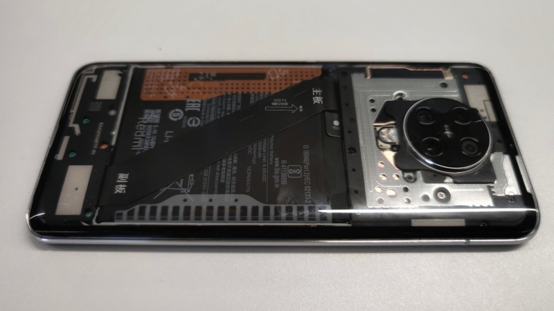 Xiaomi chính thức chia sẻ ảnh thực tế Redmi K30 Pro Explorer Edition với mặt lưng trong suốt hoàn toàn Xiaomi chính thức chia sẻ ảnh thực tế Redmi K30 Pro Explorer Edition với mặt lưng trong suốt hoàn toàn