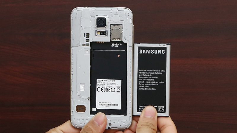 Samsung đang muốn quay lại sản xuất smartphone có thể tháo rời pin? Bạn thích thiết kế này chứ? Samsung đang muốn quay lại sản xuất smartphone có thể tháo rời pin? Bạn thích thiết kế này chứ?