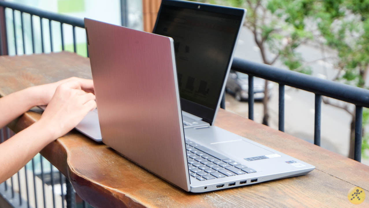 bộ đôi laptop