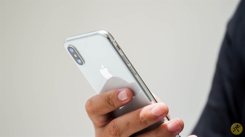 cầm nắm iPhone X