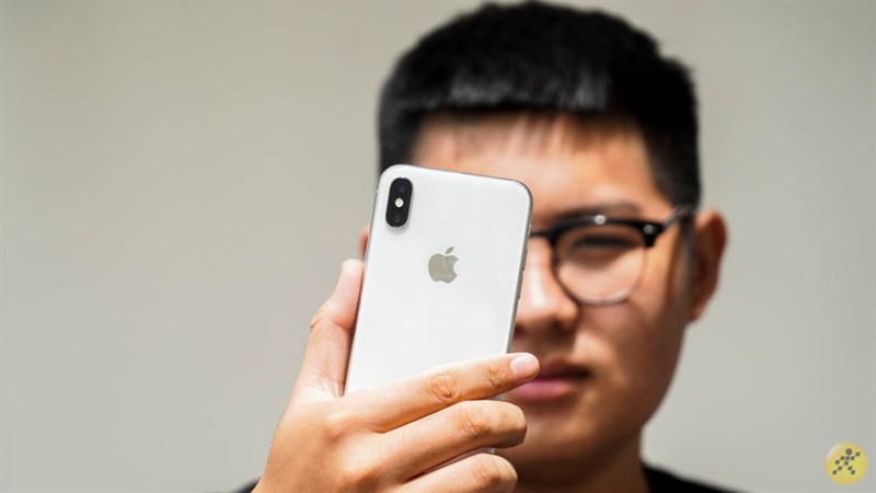 Mặt lưng của iPhone X