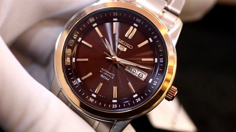 Thiết kế đồng hồ Seiko 5