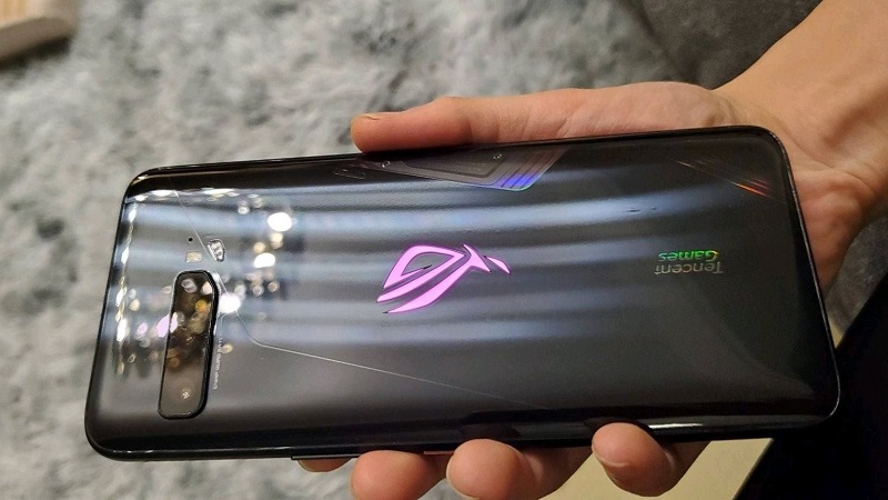 Game thủ mobile đâu rồi, ngày ra mắt ASUS ROG Phone 3 đã được ấn định, chỉ vài tuần nữa thôi Game thủ mobile đâu rồi, ngày ra mắt ASUS ROG Phone 3 đã được ấn định, chỉ vài tuần nữa thôi