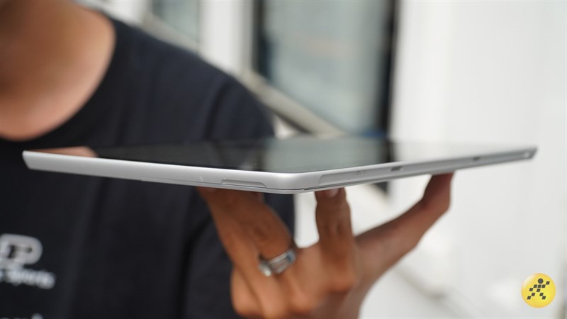 Thiết kế Surface Go 2