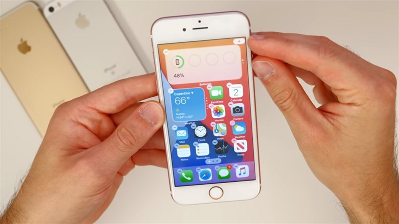 Thật bất ngờ: iPhone 6s 5 năm tuổi vẫn chạy rất mượt mà trên iOS 14, fan Android có chạnh lòng?