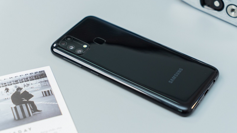 Người dùng Việt Nam đang háo hức đón chờ viên pin khủng 7000 mAh có trên Galaxy M41 sắp ra mắt Người dùng Việt Nam đang háo hức đón chờ viên pin khủng 7000 mAh có trên Galaxy M41 sắp ra mắt