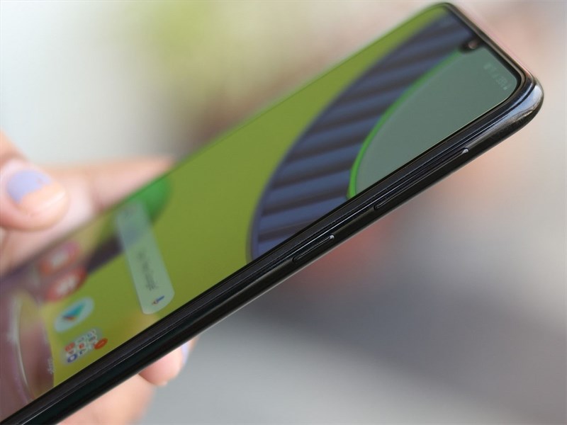 Thiết kế bằng nhựa của Galaxy M31 Thiết kế bằng nhựa của Galaxy M31