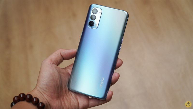 Thiết kế mặt lưng OPPO Reno4