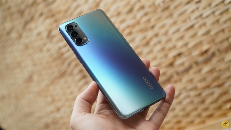 Thiết kế mặt lưng của OPPO Reno4