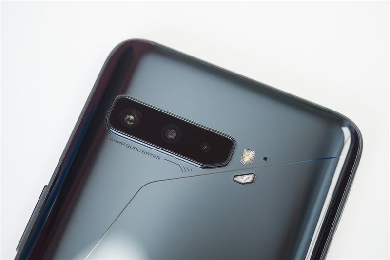Smartphone dành cho game thủ ASUS ROG Phone 3 5G ra mắt: Màn hình AMOLED 144Hz, chip Snapdragon 865+, giá hơn 21 triệu đồng Smartphone dành cho game thủ ASUS ROG Phone 3 5G ra mắt: Màn hình AMOLED 144Hz, chip Snapdragon 865+, giá hơn 21 triệu đồng