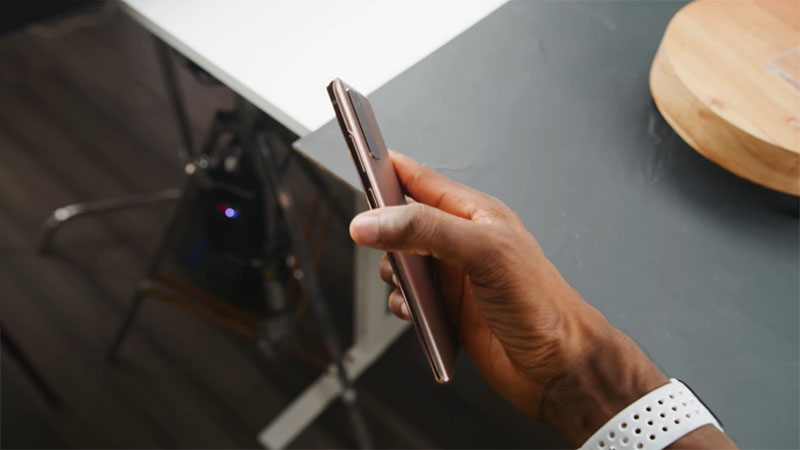 Cạnh phải của Galaxy Note 20 Cạnh phải của Galaxy Note 20