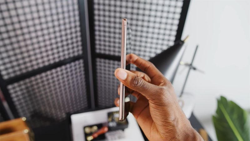 Cạnh trái của Galaxy Note 20 Cạnh trái của Galaxy Note 20