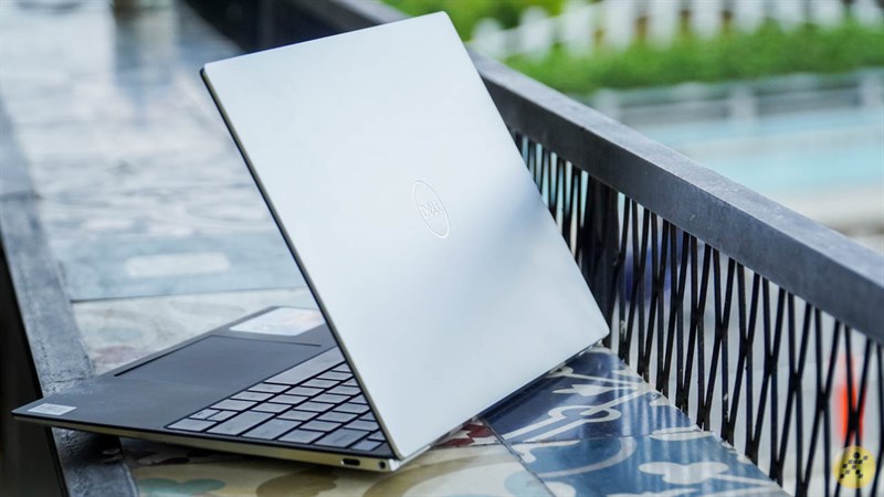 Thiết kế óng ánh của Dell XPS 13 9300