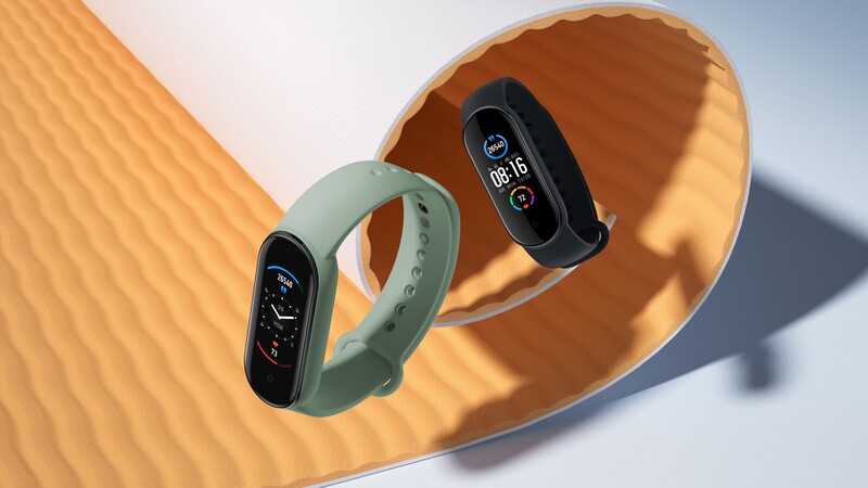 Vòng đeo tay thông minh Mi Band 5 đang mở bán tại Thế Giới Di Động với giá dưới 1 triệu đồng, vậy nó có đáng mua không?