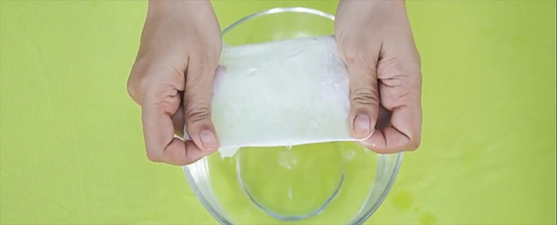 Nhúng nước khẩu trang Nhúng nước khẩu trang