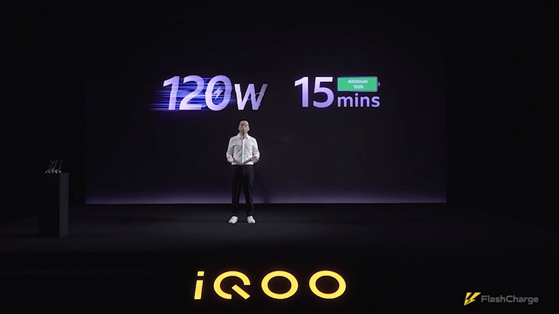 iQOO trình diễn công nghệ sạc 120 W iQOO trình diễn công nghệ sạc 120 W