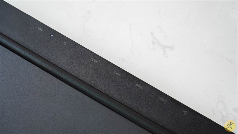 cạnh sau của Lenovo Legion 5 cạnh sau của Lenovo Legion 5