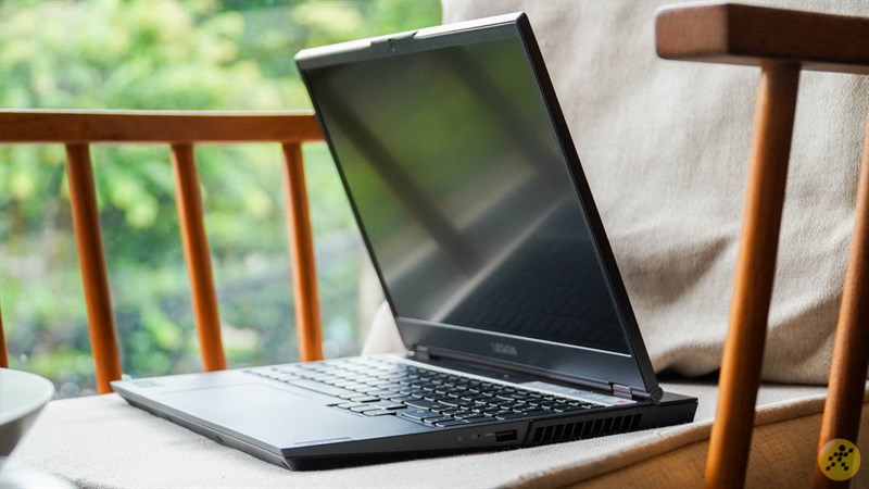 Thiết kế lực lưỡng của Lenovo Legion 5 Thiết kế lực lưỡng của Lenovo Legion 5