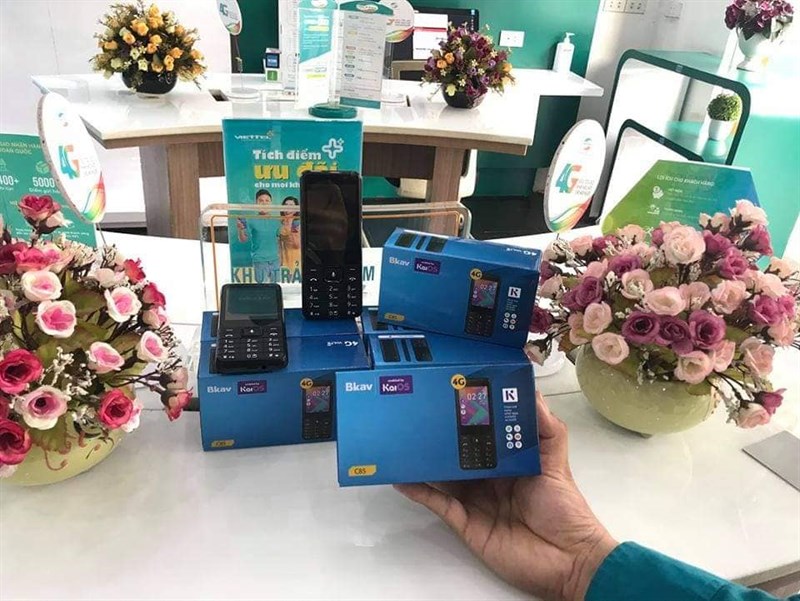 Điện thoại ‘cục gạch’ Bkav C85 giá rẻ, hỗ trợ 4G vừa xuất hiện thực tế kèm cấu hình chi tiết, các bạn vào xem có gì HOT không nhé Điện thoại ‘cục gạch’ Bkav C85 giá rẻ, hỗ trợ 4G vừa xuất hiện thực tế kèm cấu hình chi tiết, các bạn vào xem có gì HOT không nhé