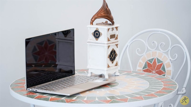 HP Envy 13 sở hữu thiết kế bằng kim loại đẹp mắt HP Envy 13 sở hữu thiết kế bằng kim loại đẹp mắt