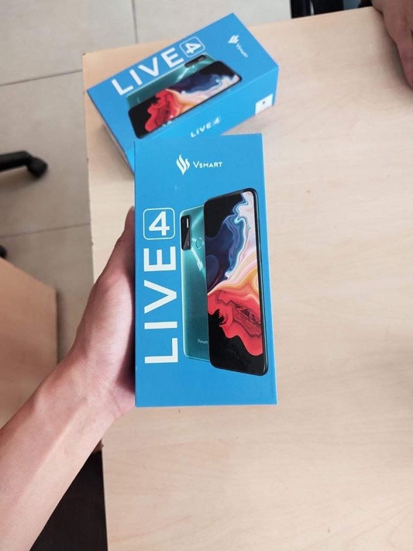 Vsmart Live 4 lộ ảnh thực tế kèm cấu hình chi tiết: Chip Snapdragon 765, pin lên tới 5.000 mAh, 4 camera 48MP mặt sau ‘siêu chụp đêm’