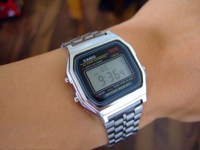 Một mẫu đồng hồ Casio giá rẻ khá phổ biến tại Việt Nam