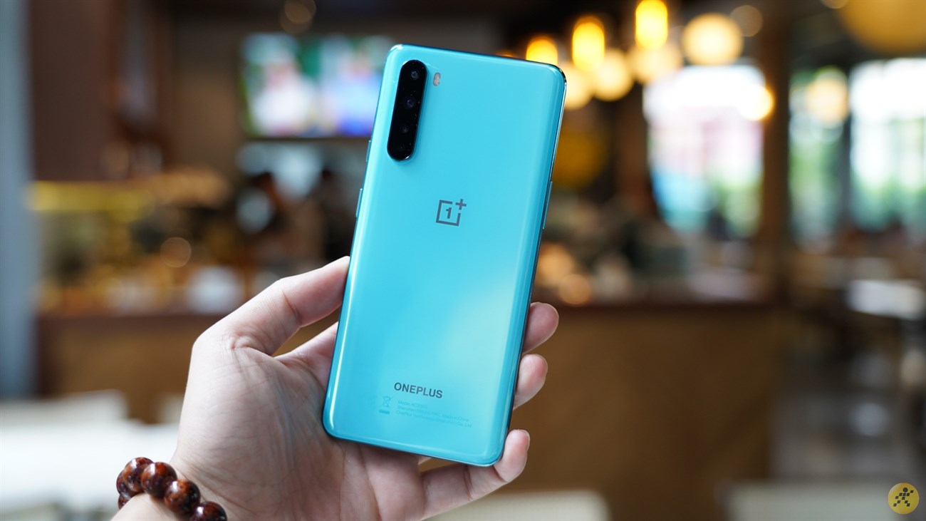 Thiết kế mặt lưng của OnePlus Nord 5G Thiết kế mặt lưng của OnePlus Nord 5G