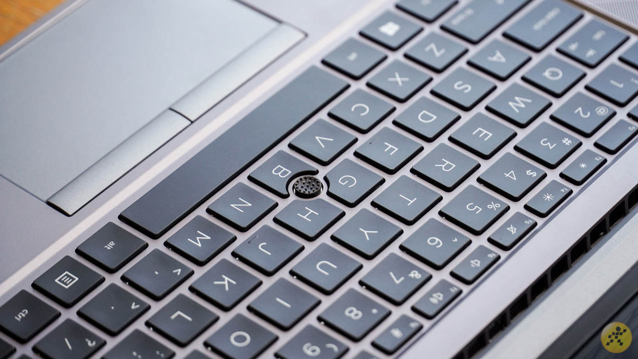 Con lăn trên bàn phím của laptop Con lăn trên bàn phím của laptop