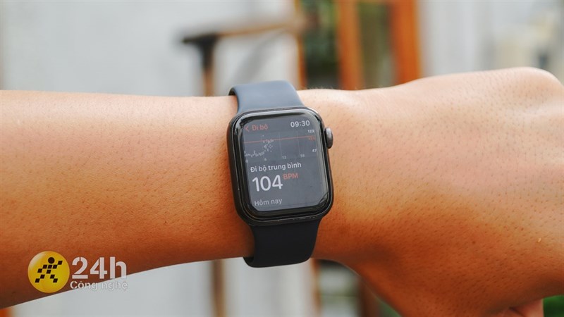 Apple Watch SE sở hữu nhiều tính năng hỗ trợ sức khỏe hữu ích. Apple Watch SE sở hữu nhiều tính năng hỗ trợ sức khỏe hữu ích.