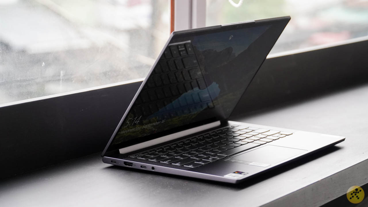 Lenovo Yoga Slim 7 được gia công bằng kim loại Lenovo Yoga Slim 7 được gia công bằng kim loại