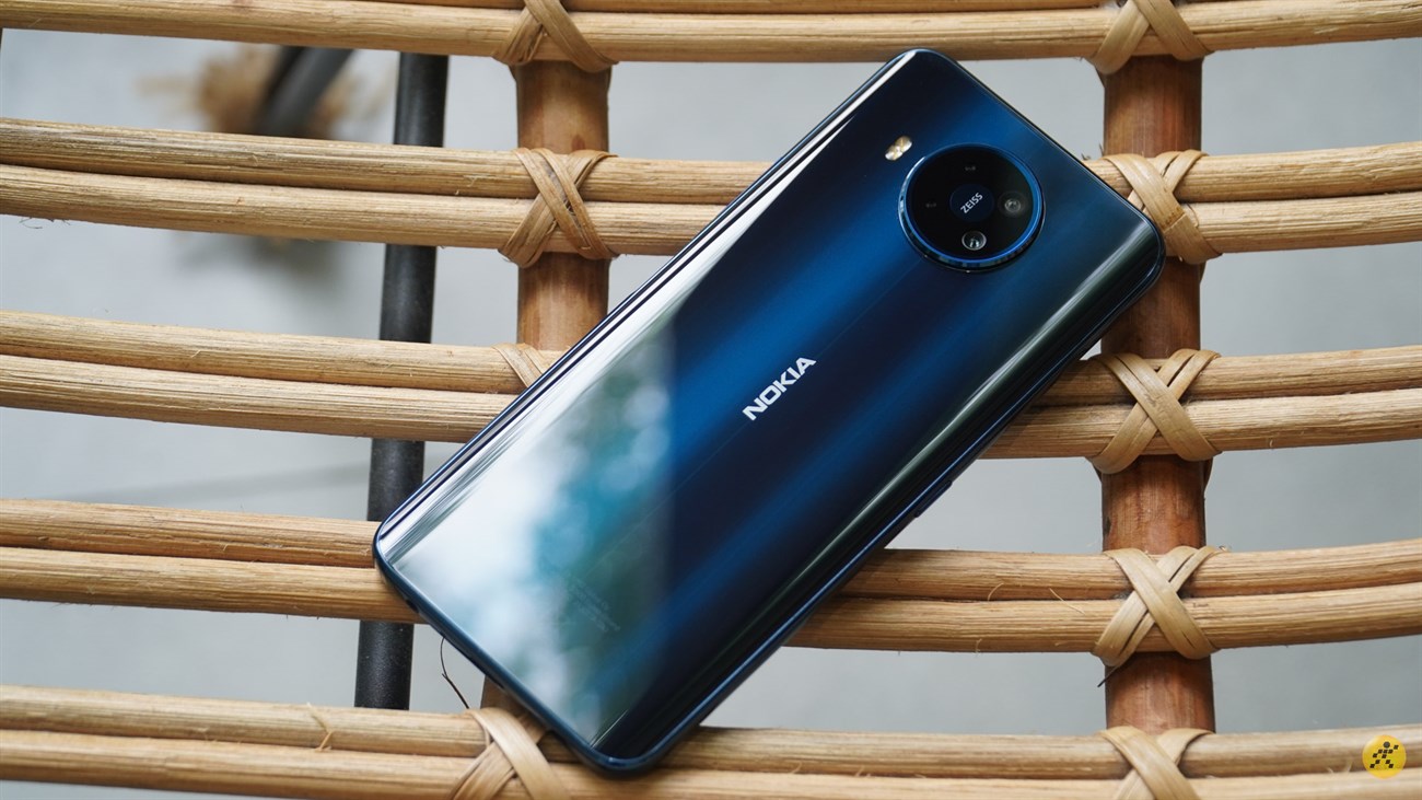 Nokia 8.3 5G sở hữu mặt lưng bóng bẩy
