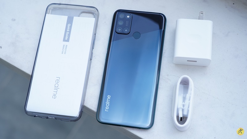 Phụ kiện đi kèm bên trong hộp Realme 7i, kể cả sạc nhanh 18W