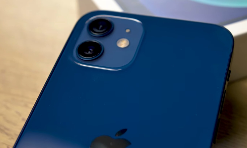 Cụm camera kép trên iPhone 12 Cụm camera kép trên iPhone 12