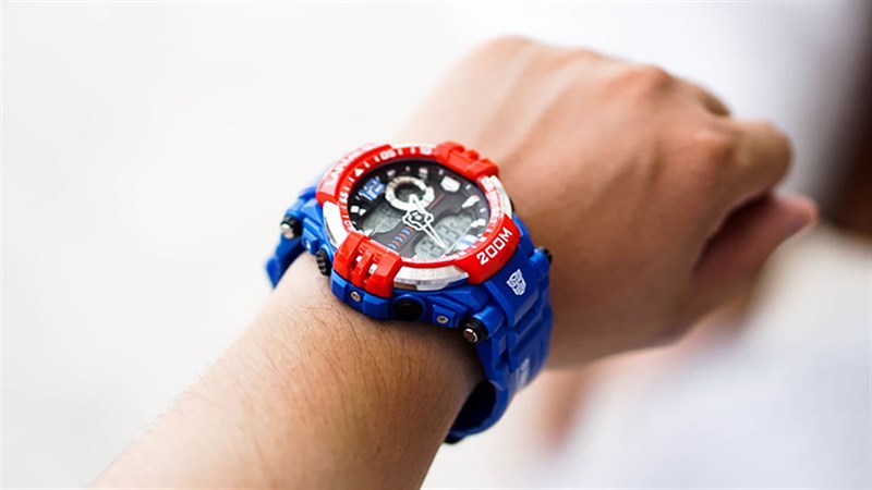 Đồng hồ siêu anh hùng Thụy Sỹ - Larmes vẫn còn sale đậm đến 70% Đồng hồ siêu anh hùng Thụy Sỹ - Larmes vẫn còn sale đậm đến 70%