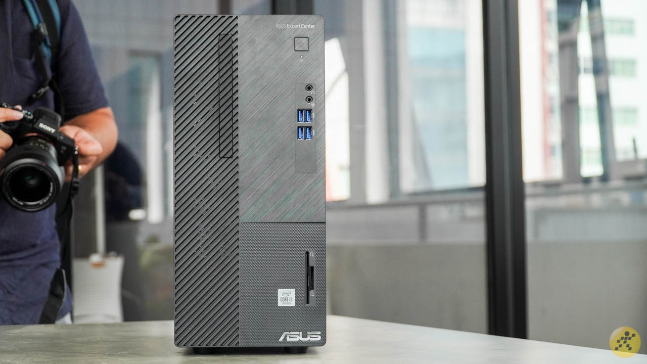 Mặt trước của ASUS ExpertCenter D5 Mặt trước của ASUS ExpertCenter D5