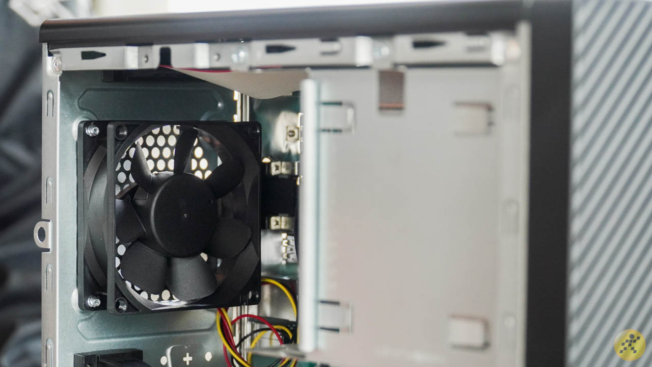 Thiết kế vị trí đặt quạt bên trong CPU Thiết kế vị trí đặt quạt bên trong CPU