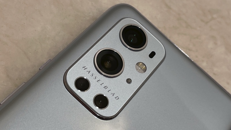 Cụm camera có logo của Hasselblad trên OnePlus 9 Pro Cụm camera có logo của Hasselblad trên OnePlus 9 Pro