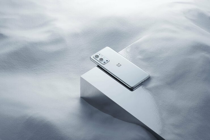 CEO OnePlus chia sẻ những hình ảnh thực tế của OnePlus 9 Pro CEO OnePlus chia sẻ những hình ảnh thực tế của OnePlus 9 Pro