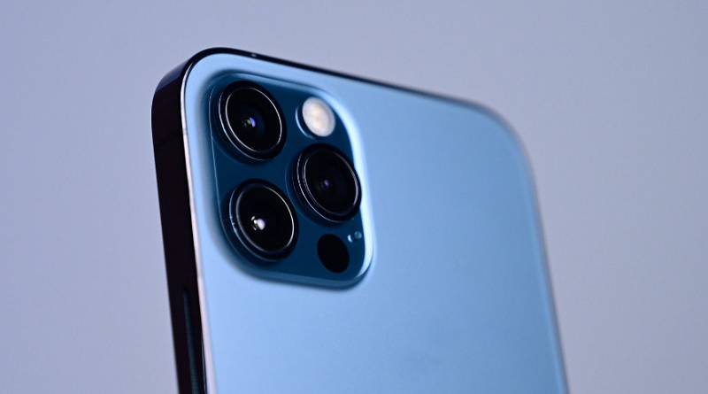 Người dùng đã đứng trước kèo chọn khó khăn nhất: iPhone 12 Pro đẳng cấp hay lui về iPhone 12 cho tiết kiệm Người dùng đã đứng trước kèo chọn khó khăn nhất: iPhone 12 Pro đẳng cấp hay lui về iPhone 12 cho tiết kiệm