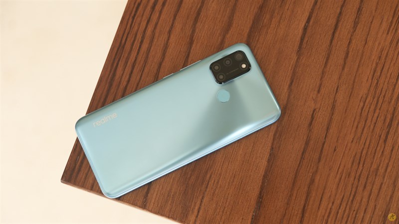 Chiếc Realme C17 màu xanh ngọc